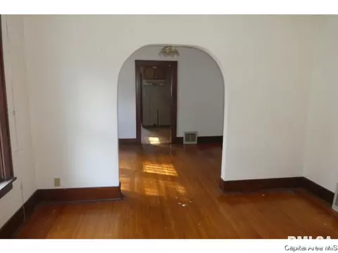 2209 S 10th St, Springfield, IL 62703 photo 3