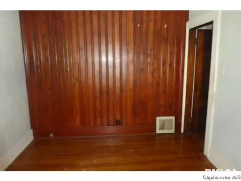 2209 S 10th St, Springfield, IL 62703 photo 13