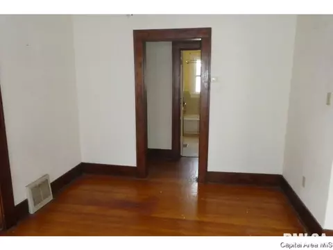 2209 S 10th St, Springfield, IL 62703 photo 5