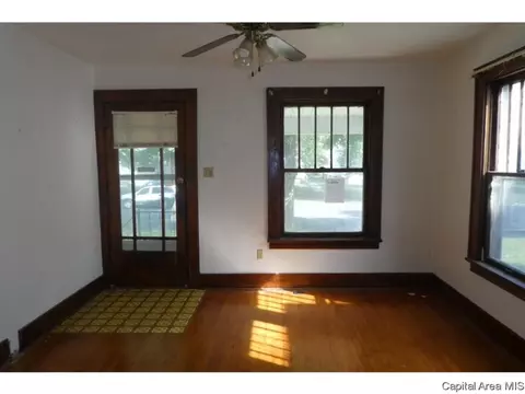 2209 S 10th St, Springfield, IL 62703 photo 2