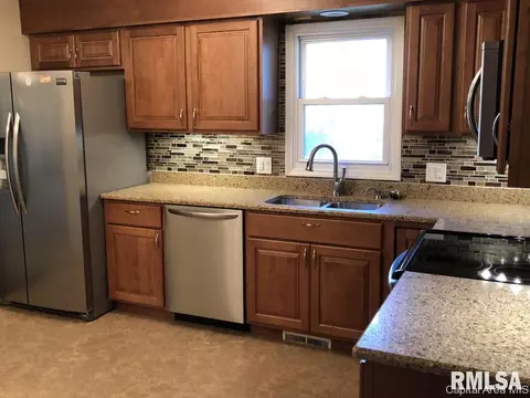 100 Exeter Ct, Springfield, IL 62704 photo 7