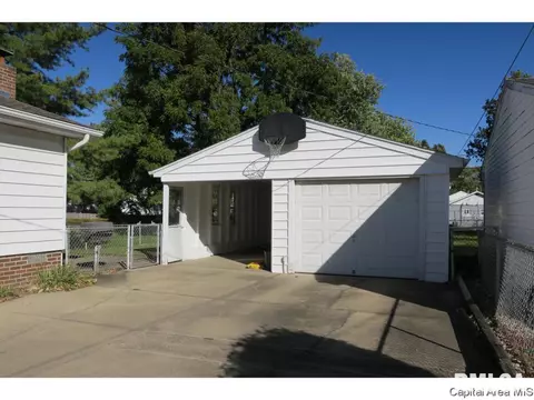 1108 N Macarthur Blvd, Springfield, IL 62702 photo 2