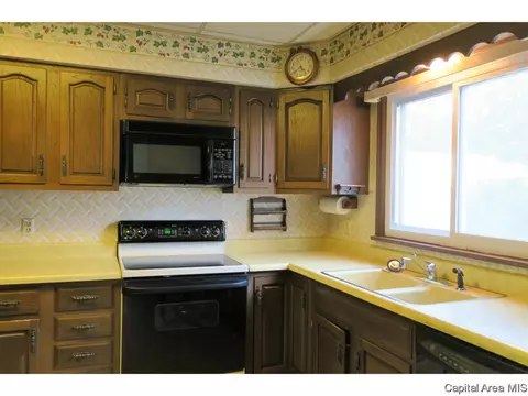 1108 N Macarthur Blvd, Springfield, IL 62702 photo 5