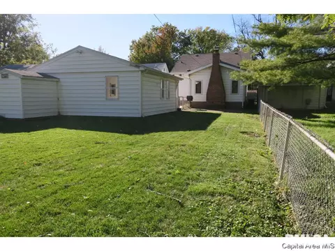 1108 N Macarthur Blvd, Springfield, IL 62702 photo 3