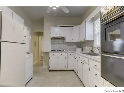 1616 Holmes Ave, Springfield, IL 62704 photo 12