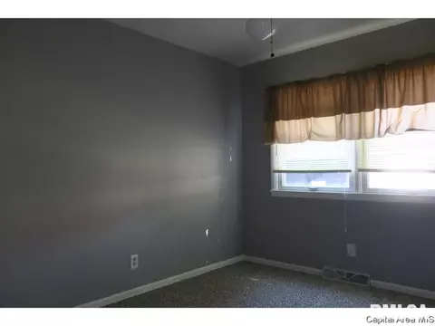 1308 Valley Dr, Springfield, IL 62702 photo 11