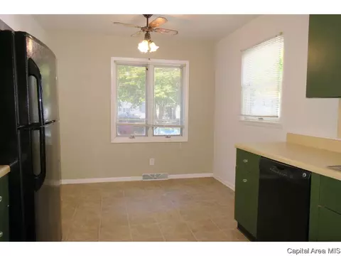 1308 Valley Dr, Springfield, IL 62702 photo 6