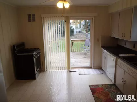 2840 S 4th St, Springfield, IL 62703 photo 4