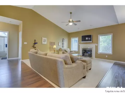 2701 Wellington, Springfield, IL 62703 photo 2