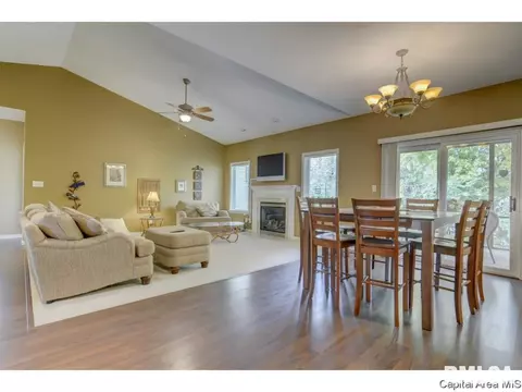 2701 Wellington, Springfield, IL 62703 photo 5