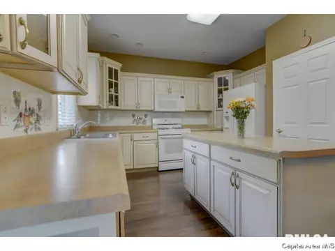 2701 Wellington, Springfield, IL 62703 photo 9