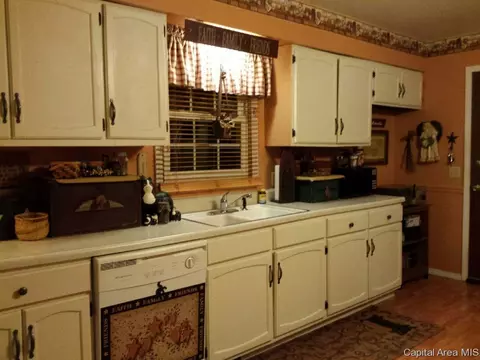 206 N Cherry, Abingdon, IL 61410 photo 8