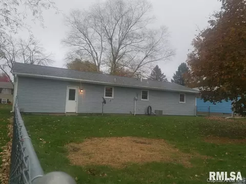 206 N Cherry, Abingdon, IL 61410 photo 2
