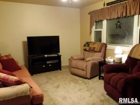 206 N Cherry, Abingdon, IL 61410 photo 5