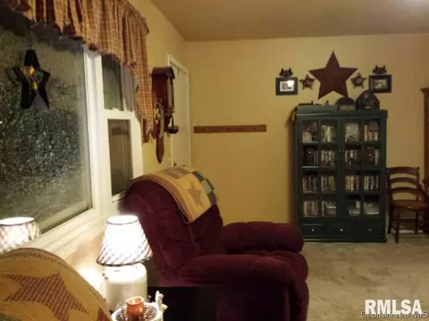 206 N Cherry, Abingdon, IL 61410 photo 4