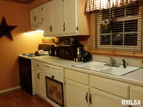 206 N Cherry, Abingdon, IL 61410 photo 12