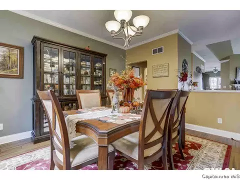 7200 Wentworth Dr, Springfield, IL 62711 photo 5