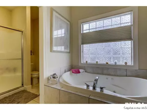 7200 Wentworth Dr, Springfield, IL 62711 photo 23