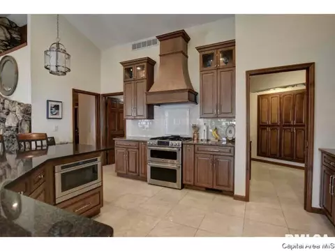 66 N Fox Mill Ln, Springfield, IL 62707 photo 8