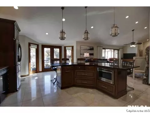 66 N Fox Mill Ln, Springfield, IL 62707 photo 9