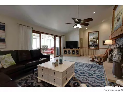 66 N Fox Mill Ln, Springfield, IL 62707 photo 2