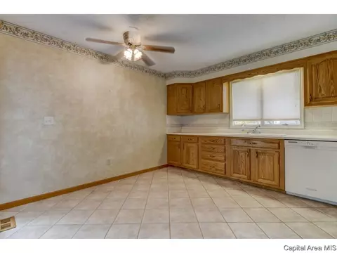 2495 Arrowhead, Springfield, IL 62702 photo 11