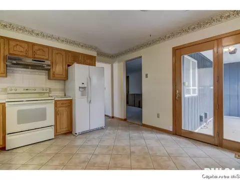 2495 Arrowhead, Springfield, IL 62702 photo 9
