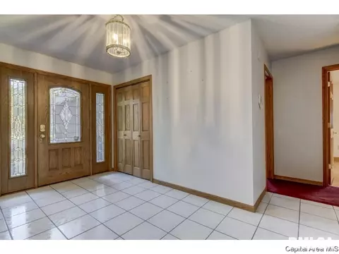 2495 Arrowhead, Springfield, IL 62702 photo 2