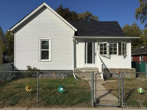 2109 E Brown St, Springfield, IL 62703 photo 1