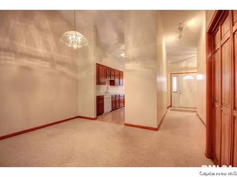 4420 Tulane Ct, Springfield, IL 62712 photo 8