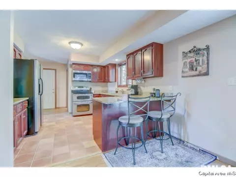 1512 Devonwood, Springfield, IL 62704 photo 7