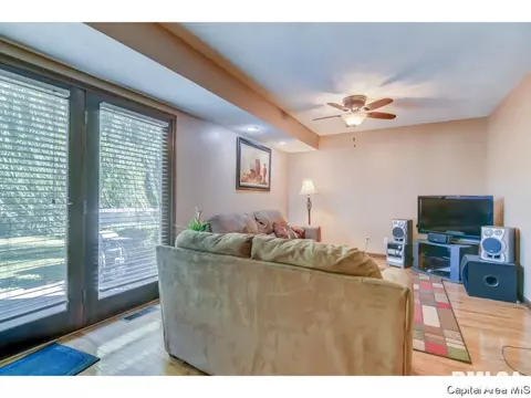1512 Devonwood, Springfield, IL 62704 photo 14