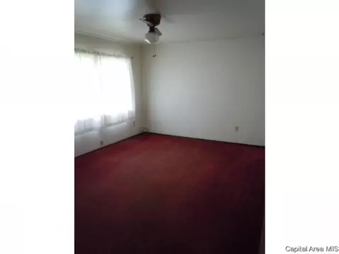 107 Coeburg St, Rio, IL 61472 photo 3