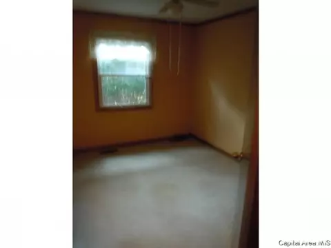 107 Coeburg St, Rio, IL 61472 photo 5