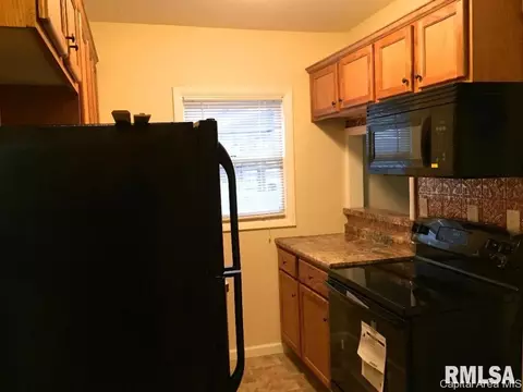 615 S New, Springfield, IL 62704 photo 5