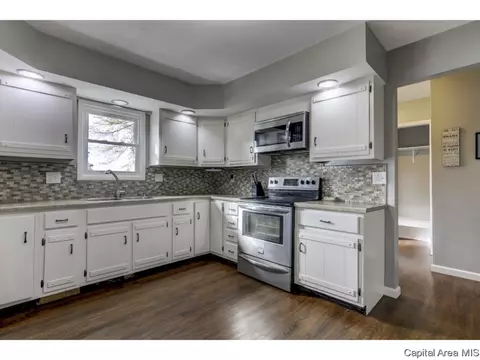 412 E Lynwood Dr, Athens, IL 62613 photo 5