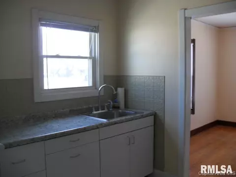 411 E Ash St, Springfield, IL 62703 photo 4