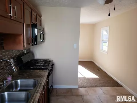 29 Rosaria Rd, Springfield, IL 62702 photo 6