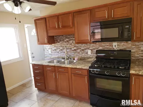 29 Rosaria Rd, Springfield, IL 62702 photo 5