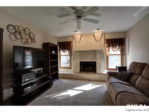 4300 Comanche Dr, Springfield, IL 62711 photo 9