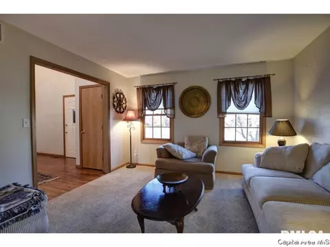 4300 Comanche Dr, Springfield, IL 62711 photo 5