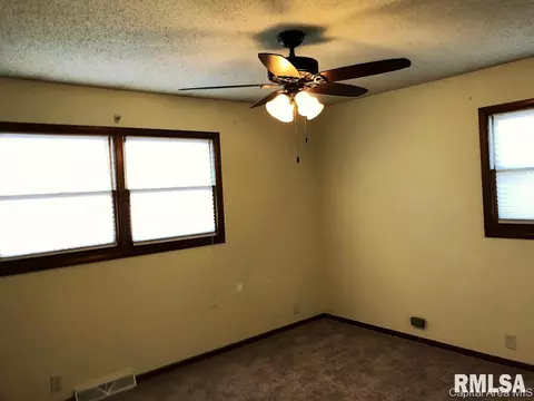 906 Gabbert Rd, Springfield, IL 62707 photo 8