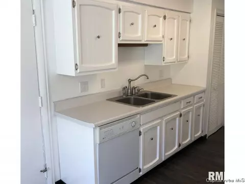 906 Gabbert Rd, Springfield, IL 62707 photo 3