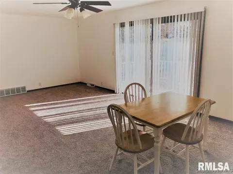 906 Gabbert Rd, Springfield, IL 62707 photo 6