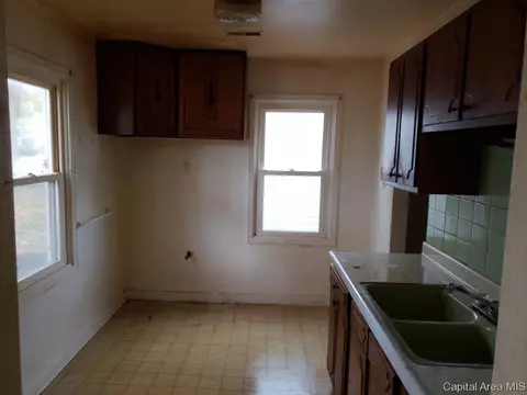 2032 N 19th St, Springfield, IL 62702 photo 2