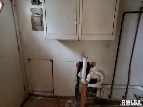 2032 N 19th St, Springfield, IL 62702 photo 5