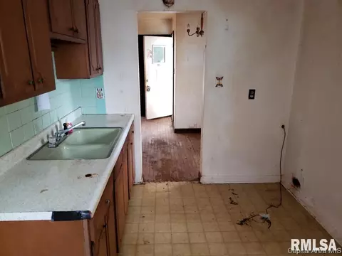 2032 N 19th St, Springfield, IL 62702 photo 3