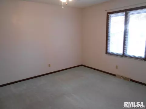 331 333 Norwalk Rd, Springfield, IL 62704 photo 12