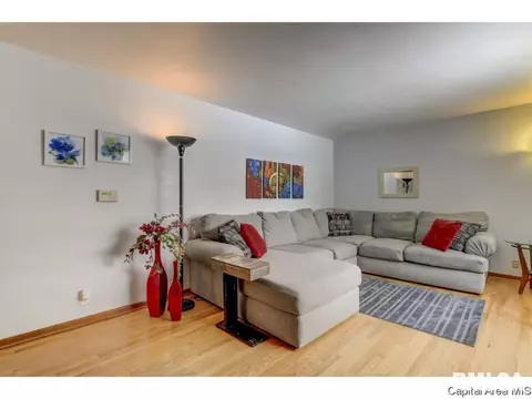 27 Monica Ct, Springfield, IL 62702 photo 2