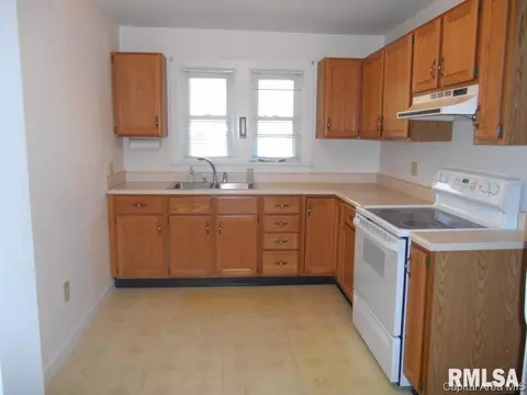 2329 E Reservoir St, Springfield, IL 62702 photo 9